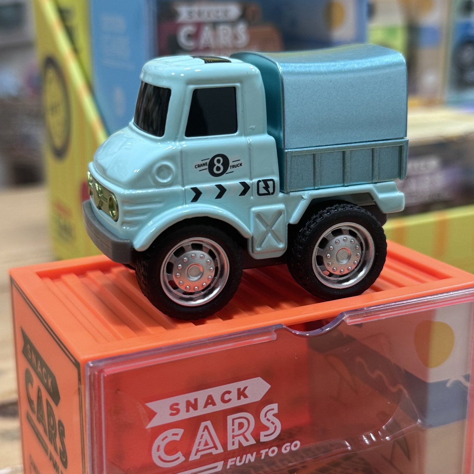 COCHE DE JUGUETE SNACK CARS ·CAMIÓN AZUL· - Happy Moments Baby