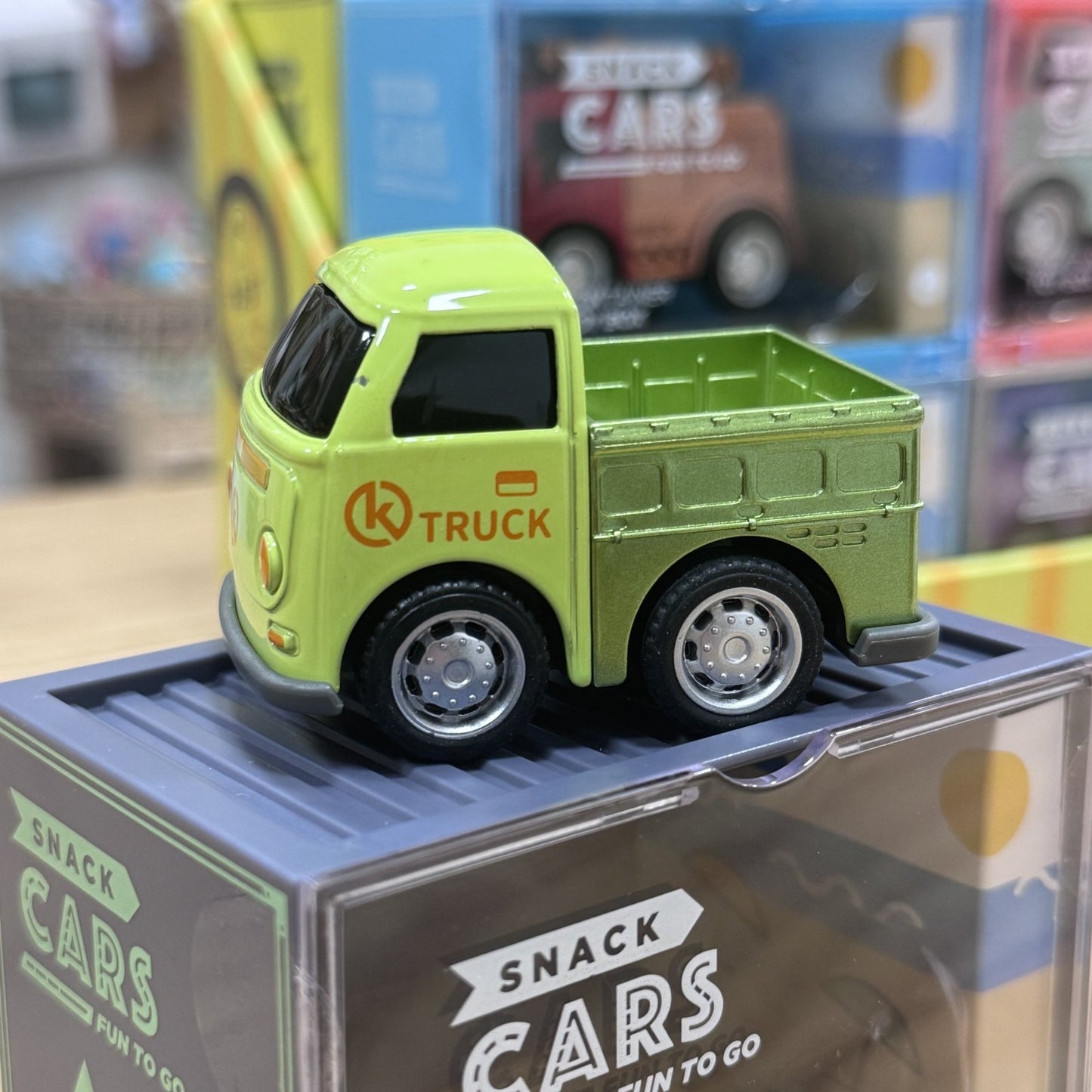 COCHE DE JUGUETE SNACK CARS ·CAMIONETA VERDE· - Happy Moments Baby