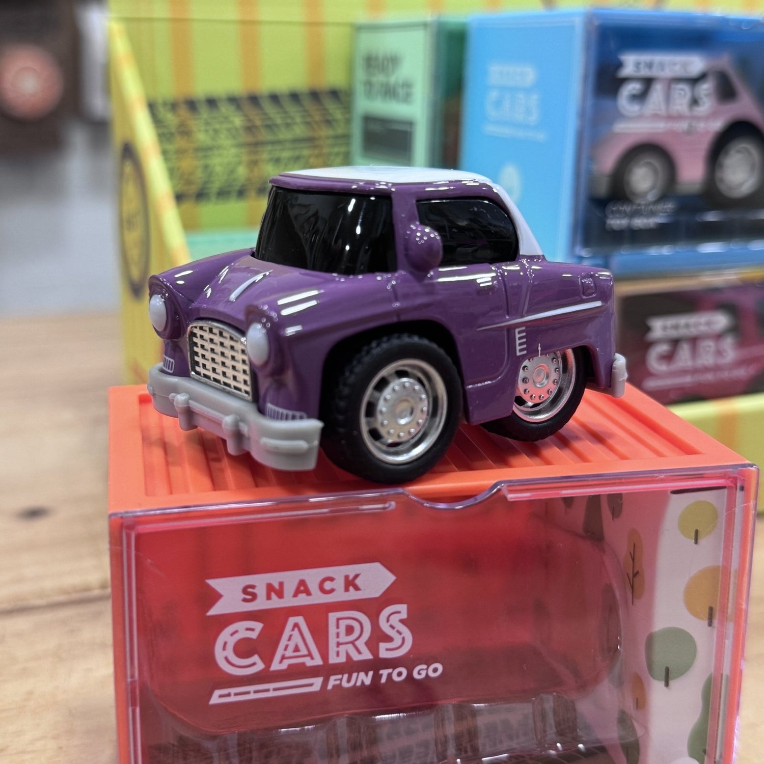 COCHE DE JUGUETE SNACK CARS ·CLASSIC LILA· - Happy Moments Baby