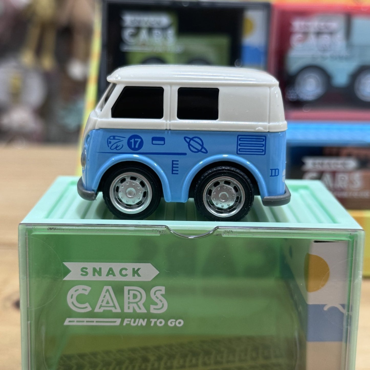 COCHE DE JUGUETE SNACK CARS ·VAN AZUL· - Happy Moments Baby