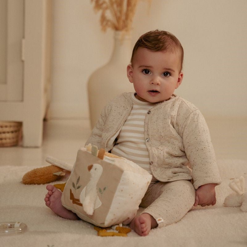 CUBO BLANDITO SENSORIAL DE ACTIVIDADES LITTLE DUTCH ·NEWBORN NATURA· - Happy Moments Baby