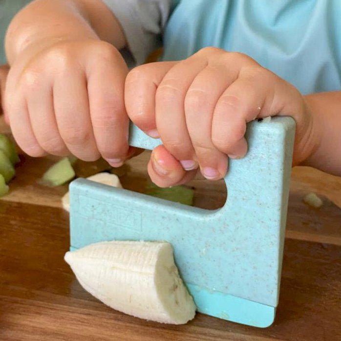 CUCHILLO DE AUTONOMÍA SEGURO PARA NIÑOS ·KLYV SKÅGFÄ TERRA· - Happy Moments Baby