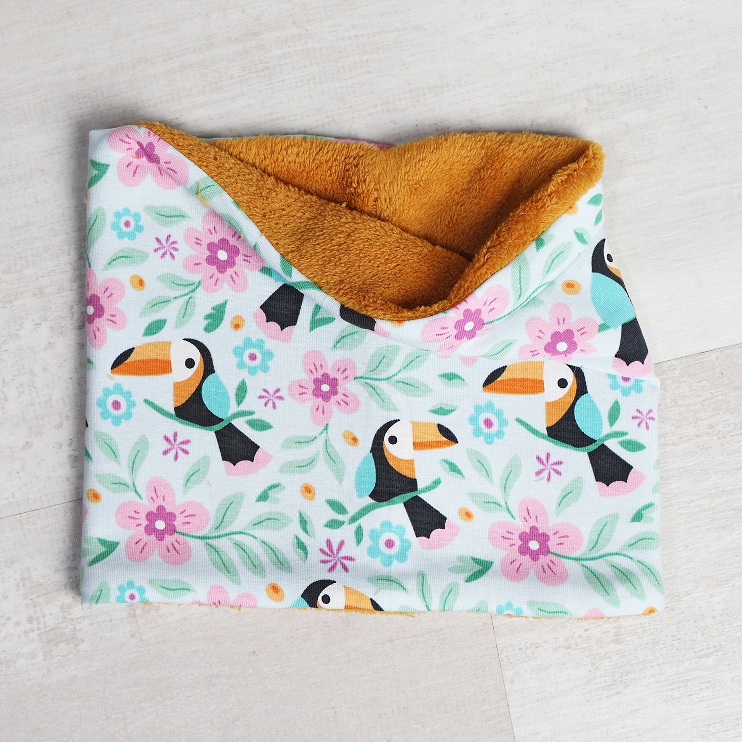 CUELLO INFANTIL CÁLIDO ·TUCAN· - Happy Moments Baby