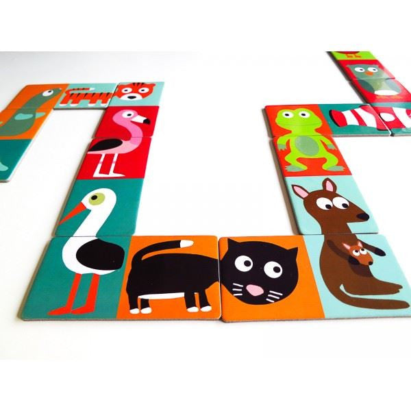 Detalle de las fichas ilustradas del dominó Djeco Animo Puzzle