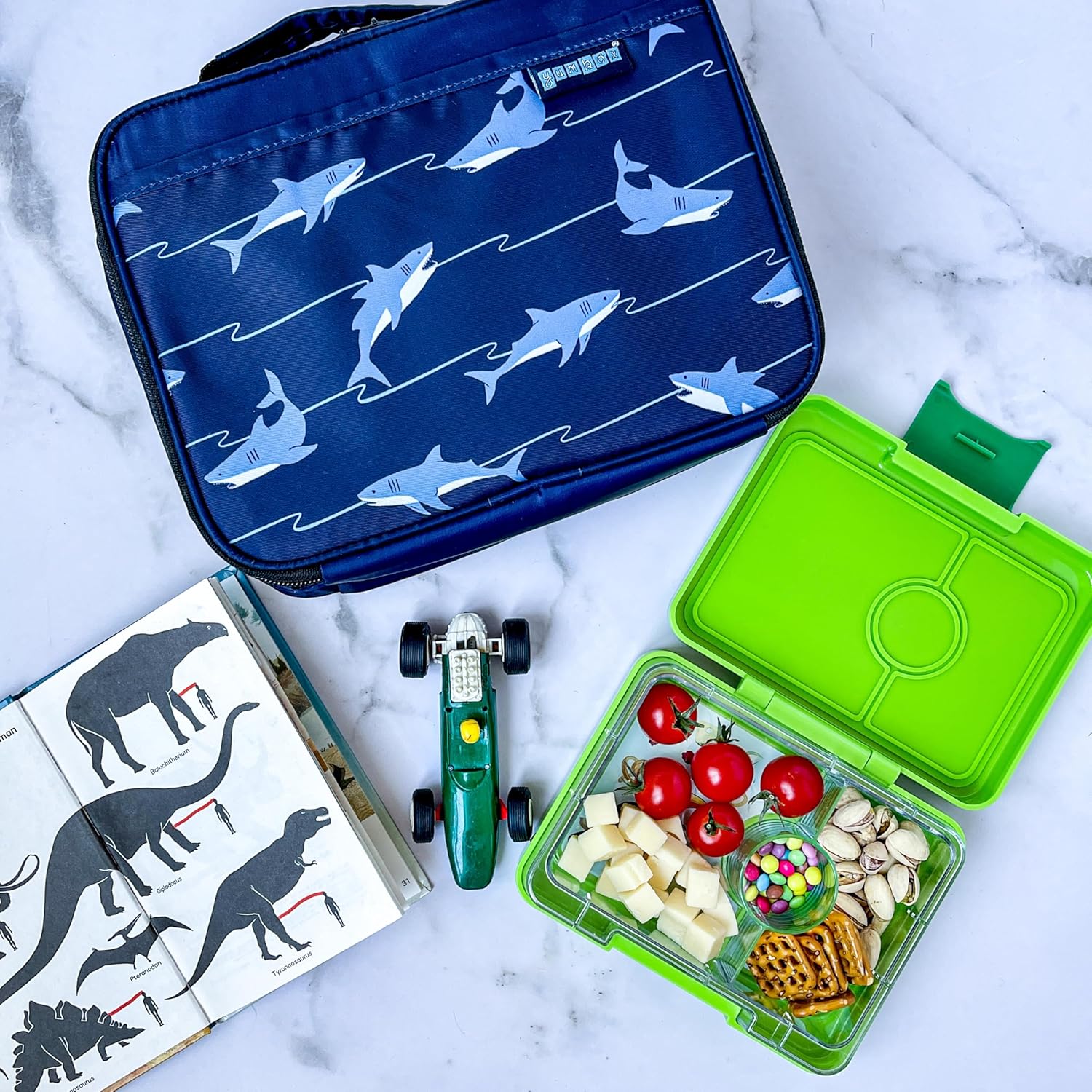 FIAMBRERA HERMÉTICA YUMBOX ·3 COMPARTIMENTOS JURASSIC GREEN DINOS· - Happy Moments Baby