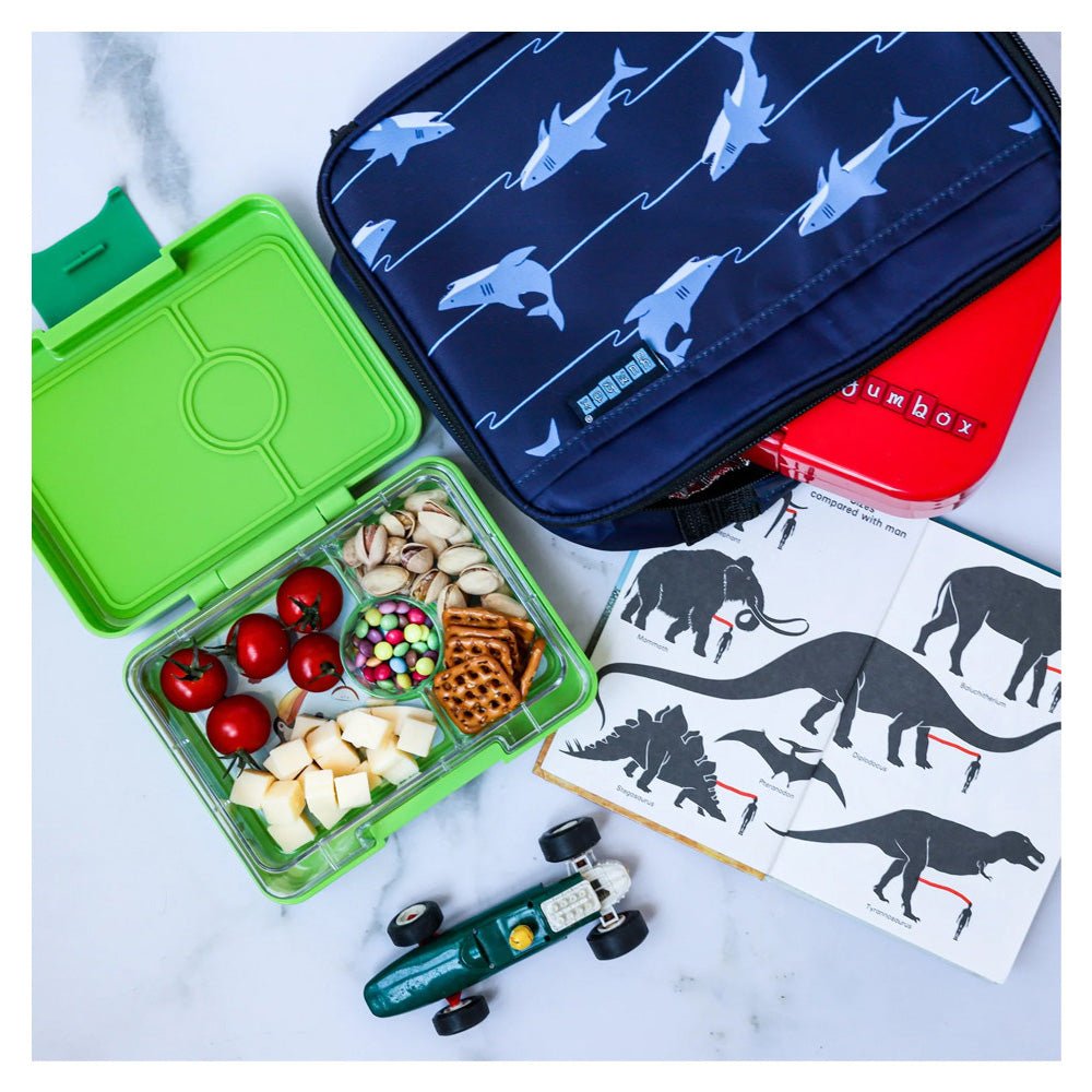 FIAMBRERA HERMÉTICA YUMBOX ·3 COMPARTIMENTOS JURASSIC GREEN SHARK· - Happy Moments Baby