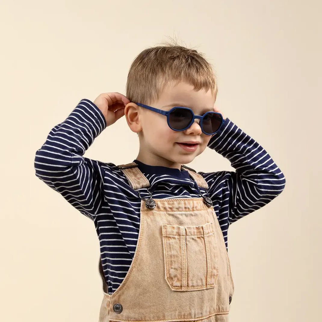 GAFAS FLEXIBLES DE PROTECCIÓN SOLAR (2 - 4 AÑOS) ·OOZZ DENIM· - Happy Moments Baby