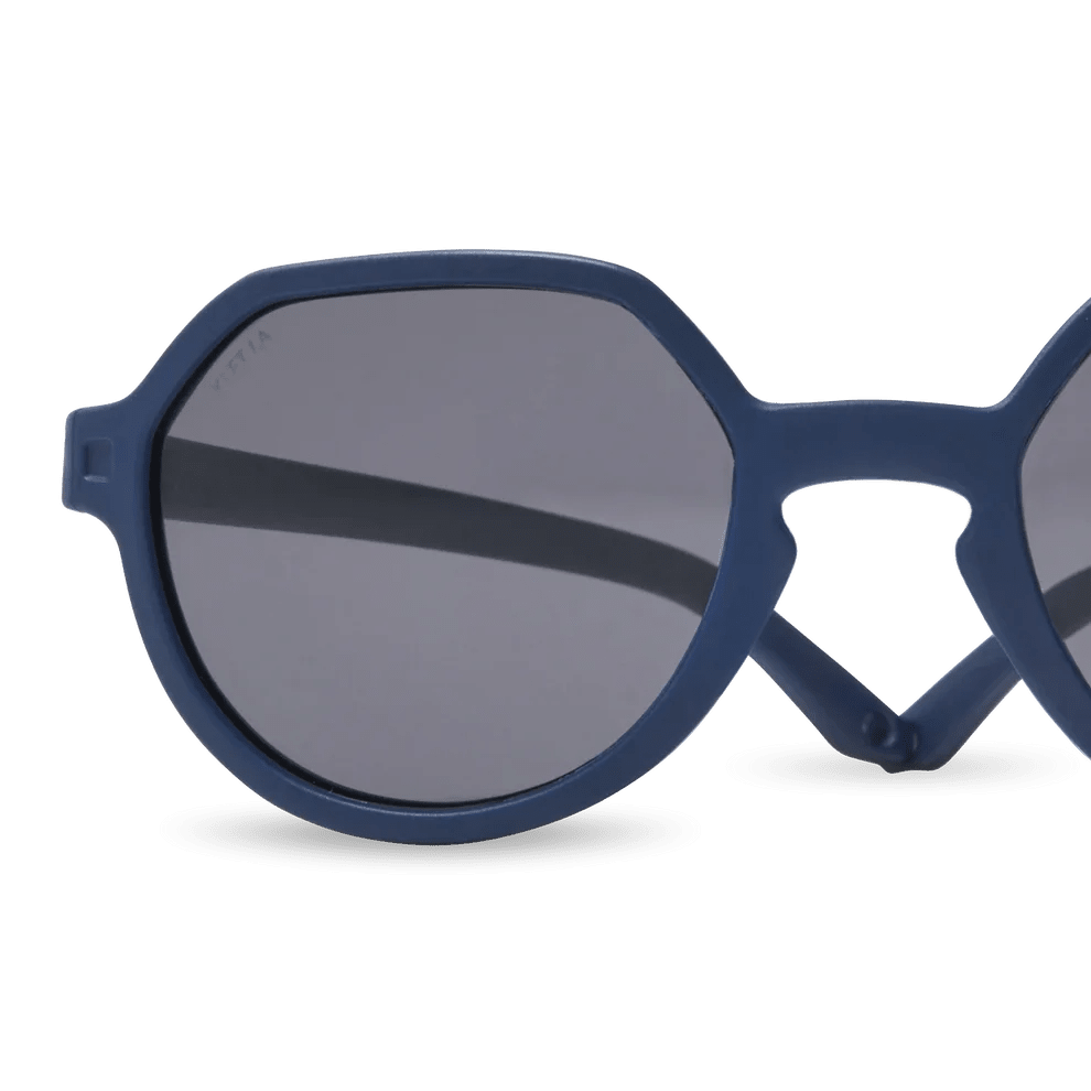 GAFAS FLEXIBLES DE PROTECCIÓN SOLAR (2 - 4 AÑOS) ·OOZZ DENIM· - Happy Moments Baby
