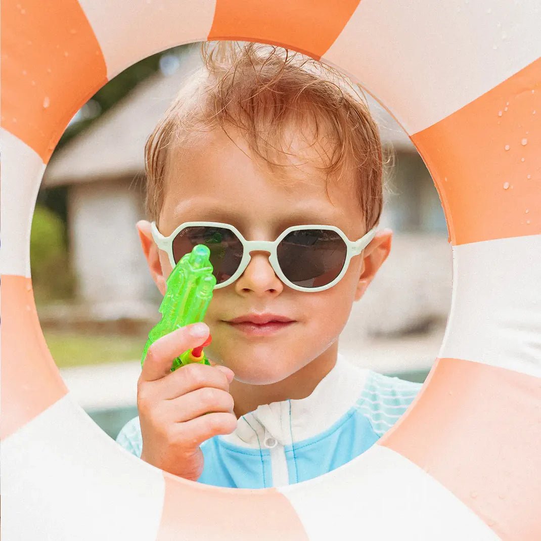 GAFAS FLEXIBLES DE PROTECCIÓN SOLAR (2 - 4 AÑOS) ·OOZZ TEA· - Happy Moments Baby