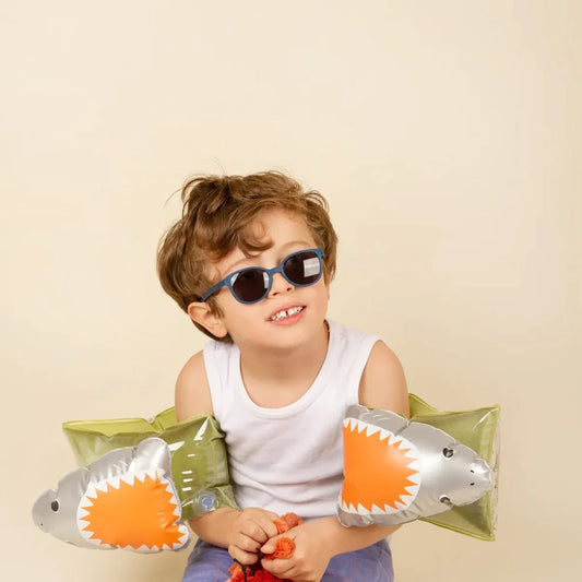 GAFAS FLEXIBLES DE PROTECCIÓN SOLAR (2-4 AÑOS) ·WAZZ DENIM· - Happy Moments Baby