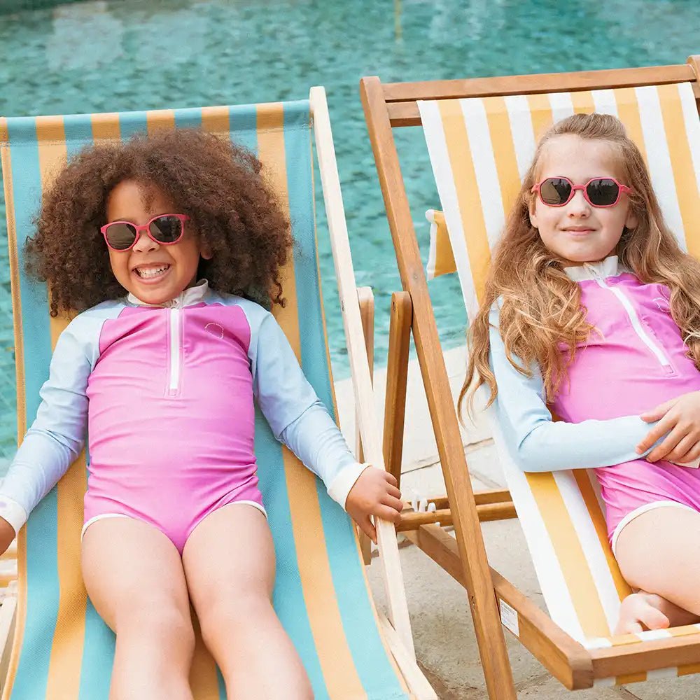 GAFAS FLEXIBLES DE PROTECCIÓN SOLAR (2 - 4 AÑOS) ·WAZZ RASPBERRY· - Happy Moments Baby