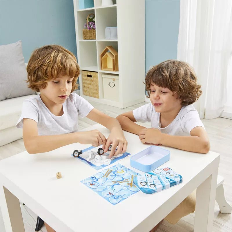 JUEGO DE BOLSILLO HAPE ·TRES EN RAYA + SERPIENTES Y ESCALERAS· - Happy Moments Baby