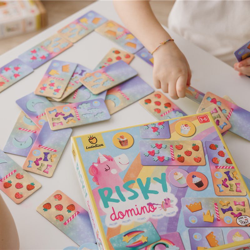 JUEGO EDUCATIVO LUDATTICA ·RISKY DOMINO UNICORNIOS· - Happy Moments Baby