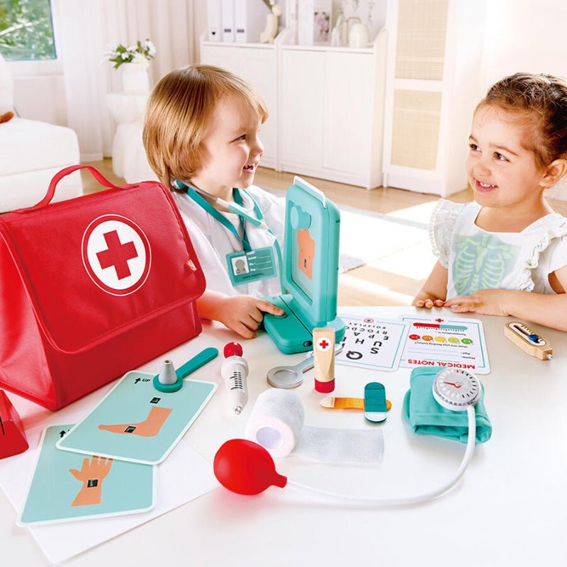 JUGUETE DE MADERA HAPE ·JUEGO MÉDICO DEL PEQUEÑO DOCTOR· - Happy Moments Baby