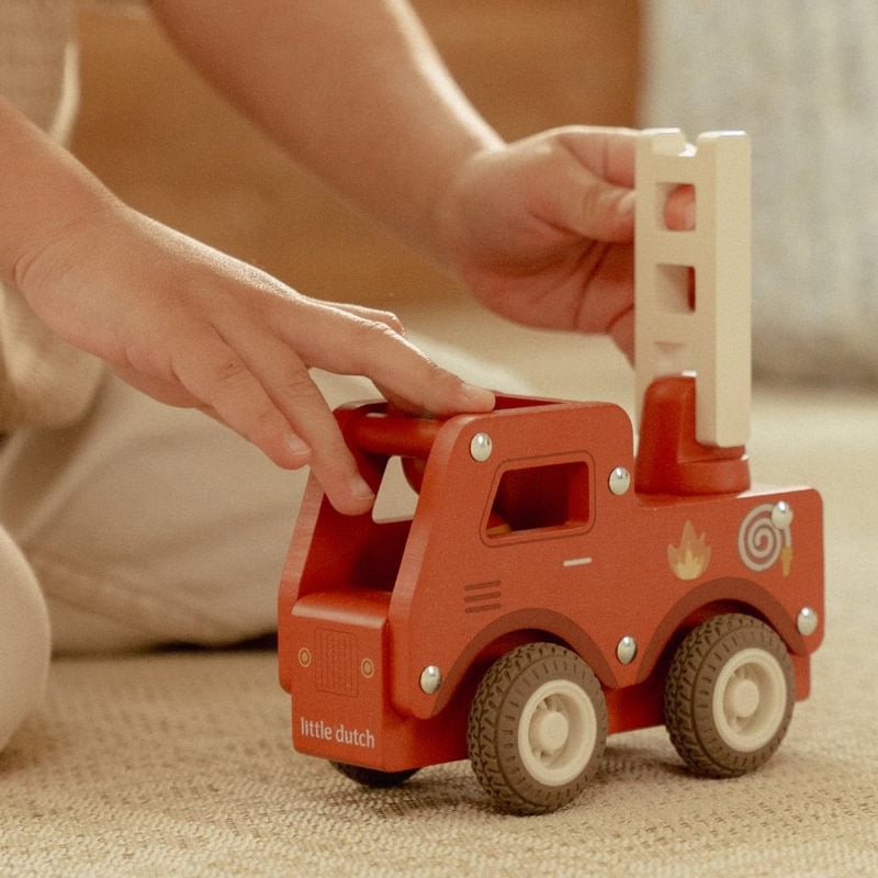 JUGUETE DE MADERA LITTLE DUTCH ·CAMIÓN DE BOMBEROS· - Happy Moments Baby