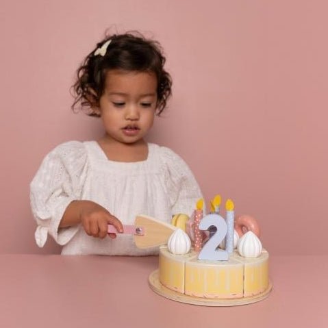 JUGUETE DE MADERA LITTLE DUTCH ·PASTEL DE CUMPLEAÑOS ROSA· - Happy Moments Baby