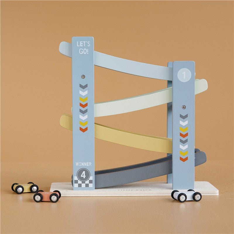 JUGUETE DE MADERA LITTLE DUTCH ·RAMPA DE CARRERAS CARS AZUL· - Happy Moments Baby