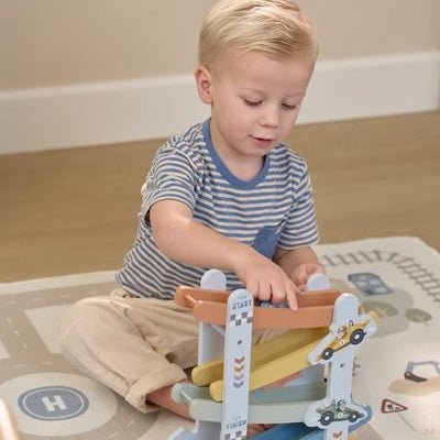 JUGUETE DE MADERA LITTLE DUTCH ·RAMPA DE CARRERAS CARS AZUL· - Happy Moments Baby