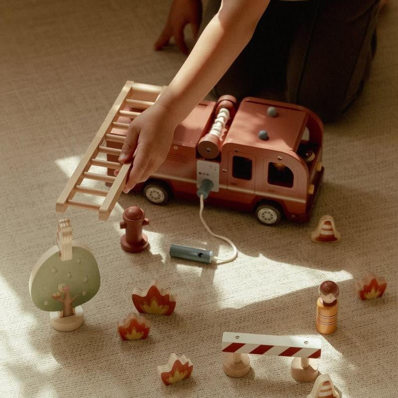JUGUETE DE MADERA LITTLE DUTCH ·SET DE BOMBEROS CON CAMIÓN· - Happy Moments Baby