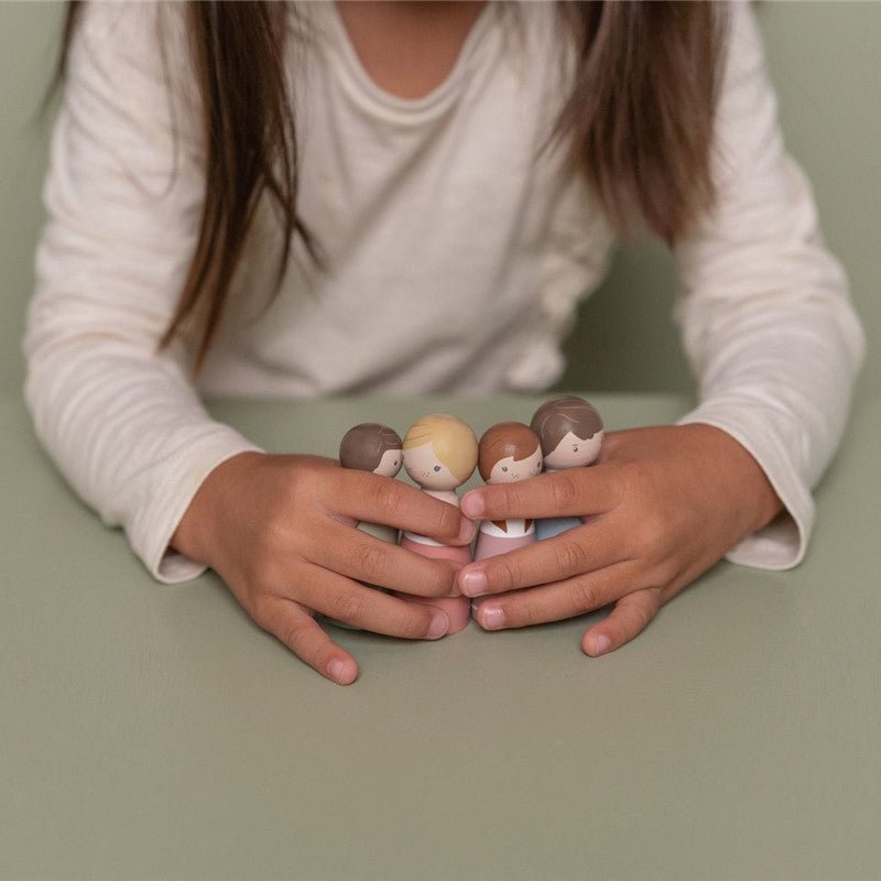JUGUETE DE MADERA LITTLE DUTCH ·SET FAMILIA ROSA CASA DE MUÑECAS· - Happy Moments Baby