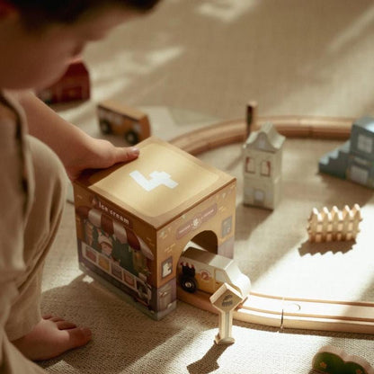 JUGUETE DE MADERA LITTLE DUTCH ·TORRE ENCAJABLE CIUDAD COCHES· - Happy Moments Baby