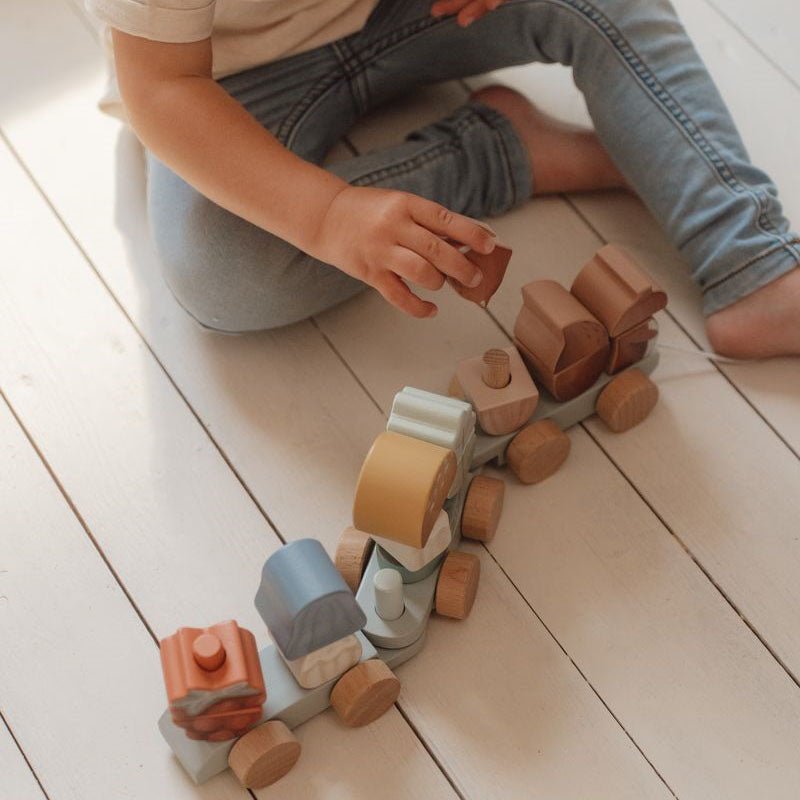 JUGUETE DE MADERA LITTLE DUTCH ·TREN APILABLE FOREST FRIENDS· - Happy Moments Baby