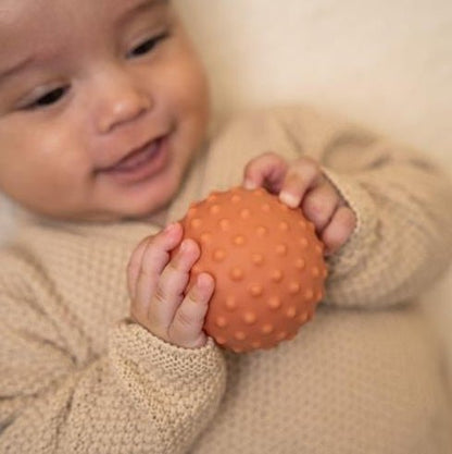 JUGUETE DE SILICONA LITTLE DUTCH ·SET DE 3 PELOTAS SENSORIALES LITTLE FARM· - Happy Moments Baby