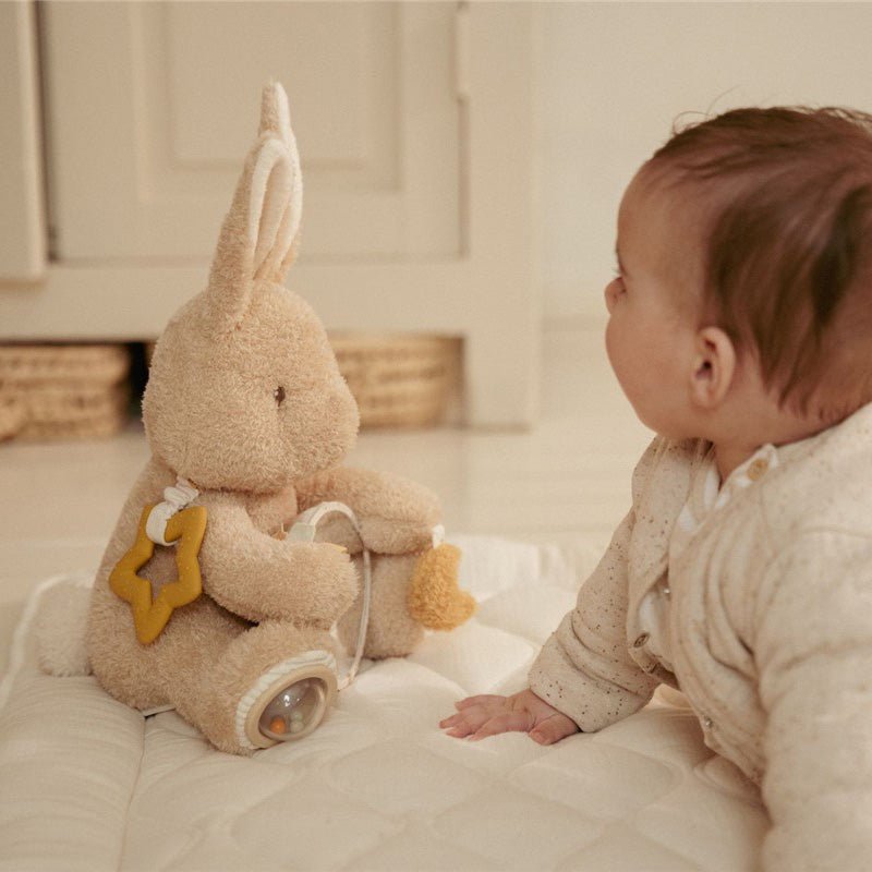 JUGUETE DE TELA LITTLE DUTCH ·CONEJO ACTIVIDADES NEWBORN NATURALS· - Happy Moments Baby
