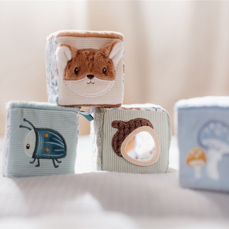 JUGUETE DE TELA LITTLE DUTCH ·CUBOS APILABLES FOREST FRIENDS· - Happy Moments Baby