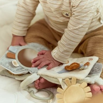 JUGUETE DE TELA LITTLE DUTCH ·LIBRITO BLANDO ACTIVIDADES SAFARI FRIENDS· - Happy Moments Baby