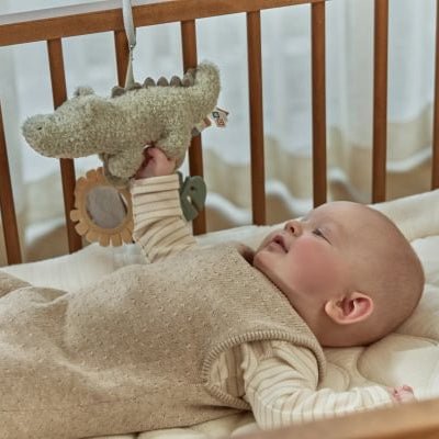 JUGUETE PARA COLGAR LITTLE DUTCH ·COCODRILO SAFARI FRIENDS· - Happy Moments Baby