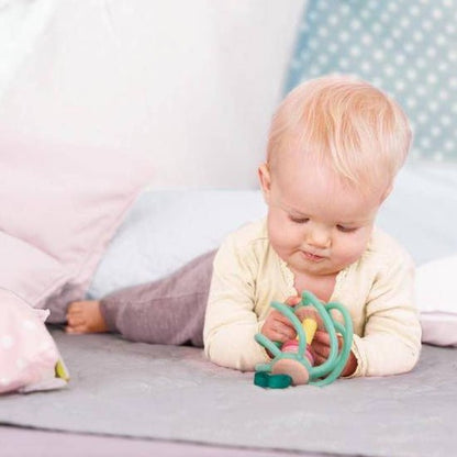 JUGUETE SENSORIAL HAPE ·MORDEDOR AGARRADOR PARA BEBÉ MANZANA· - Happy Moments Baby