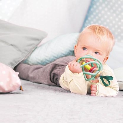 JUGUETE SENSORIAL HAPE ·MORDEDOR AGARRADOR PARA BEBÉ MANZANA· - Happy Moments Baby