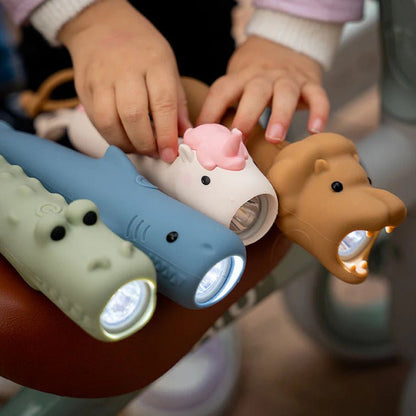LINTERNA INFANTIL SARO ·LEÓN· - Happy Moments Baby