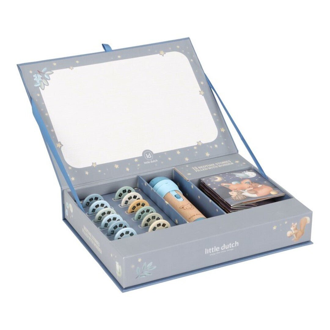 LINTERNA PROYECTOR DE CUENTOS LITTLE DUTCH ·AZUL· - Happy Moments Baby