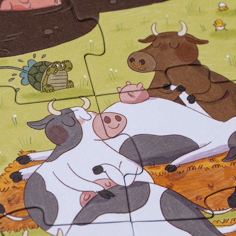 Detalle de la vaca recibiendo un masaje en Farmtastic