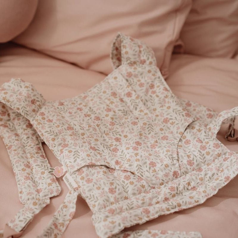 MOCHILA DE PORTEO MUÑECAS LITTLE DUCTH ·FLORES· - Happy Moments Baby