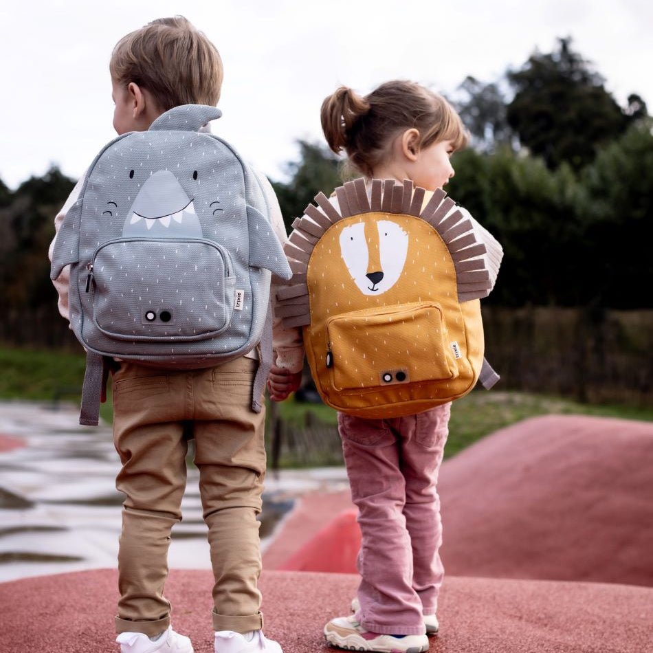 MOCHILA GRANDE INFANTIL TRIXIE ·TIBURÓN· - Happy Moments Baby