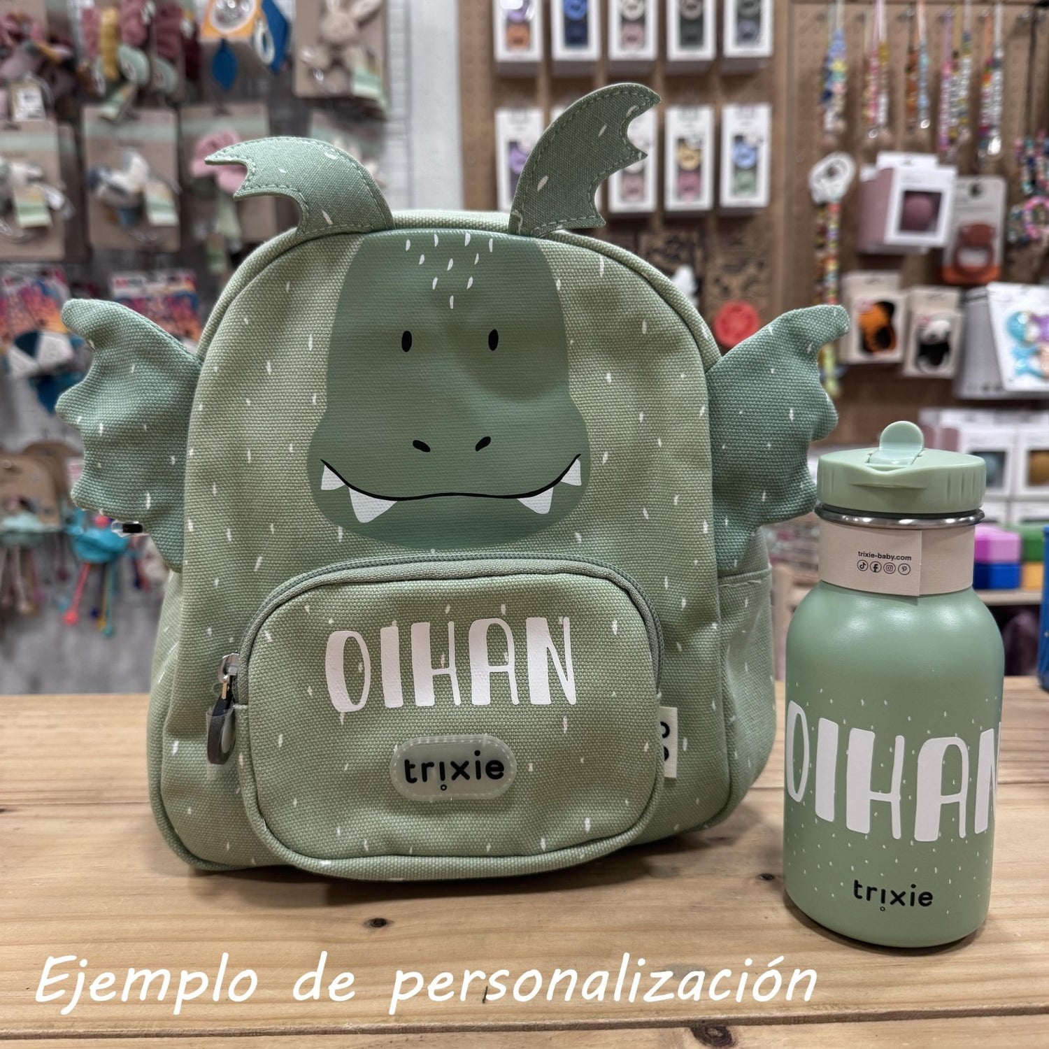 MOCHILA INFANTIL TRIXIE PEQUEÑA ·DRAGÓN· - Happy Moments Baby