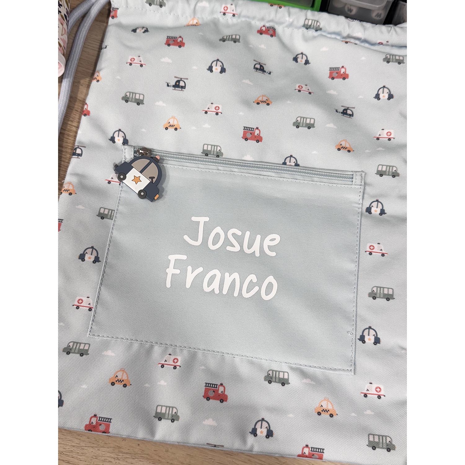 MOCHILA SACO IMPERMEABLE TUTETE ·CITY CARS· - Happy Moments Baby