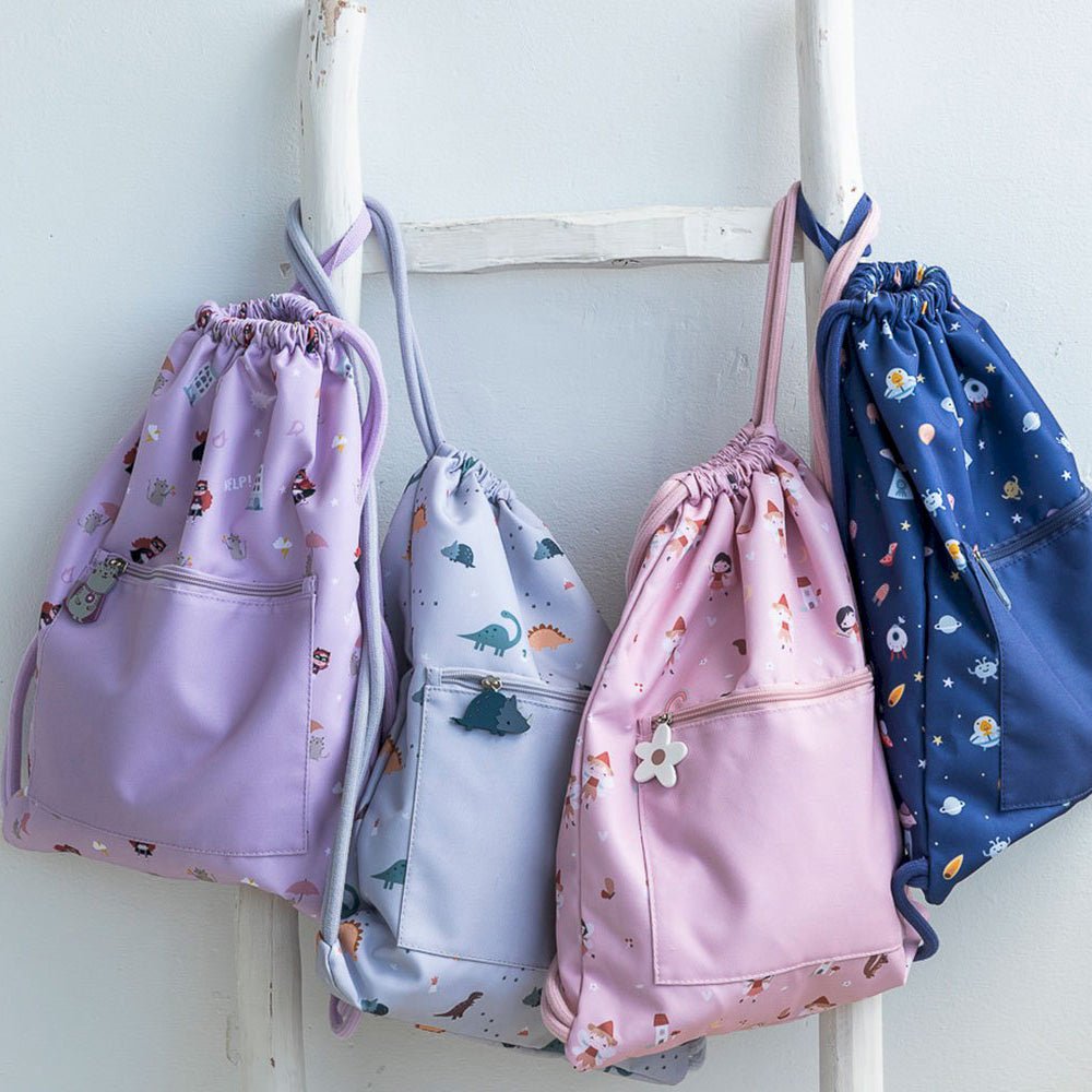 MOCHILA SACO IMPERMEABLE TUTETE ·DINOS WORLD· - Happy Moments Baby