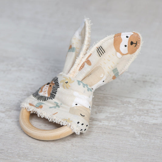 MORDEDOR DE OREJAS DE TELA ·SAVANA· - Happy Moments Baby