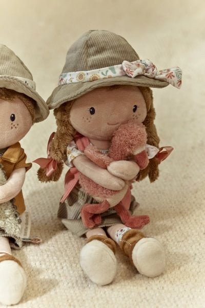 MUÑECA DE TELA MEDIANA LITTLE DUTCH ·ROSA EXPLORADORA· - Happy Moments Baby
