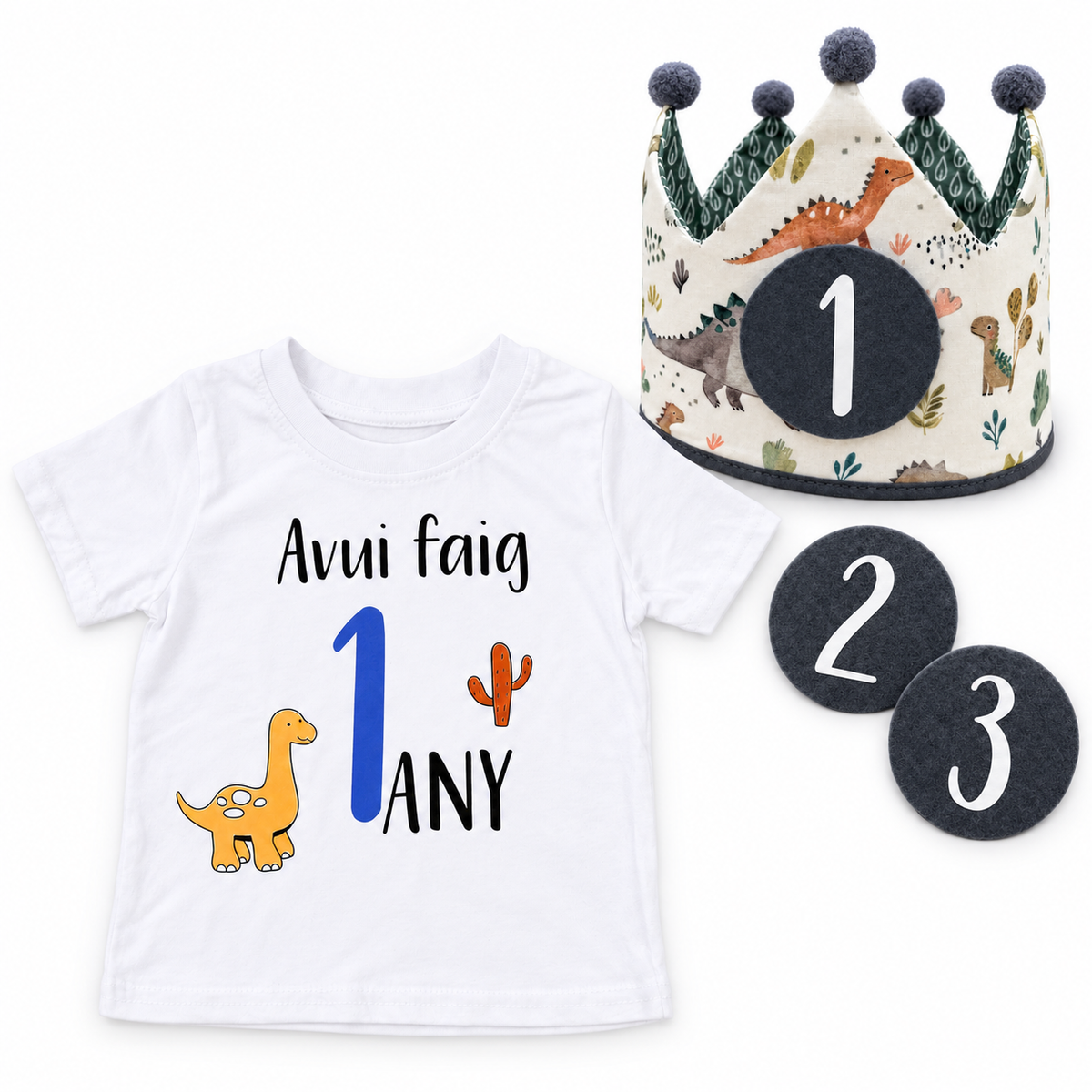 Pack Dinos con nueva corona de dinosaurios, camiseta, con tres números intercambiables