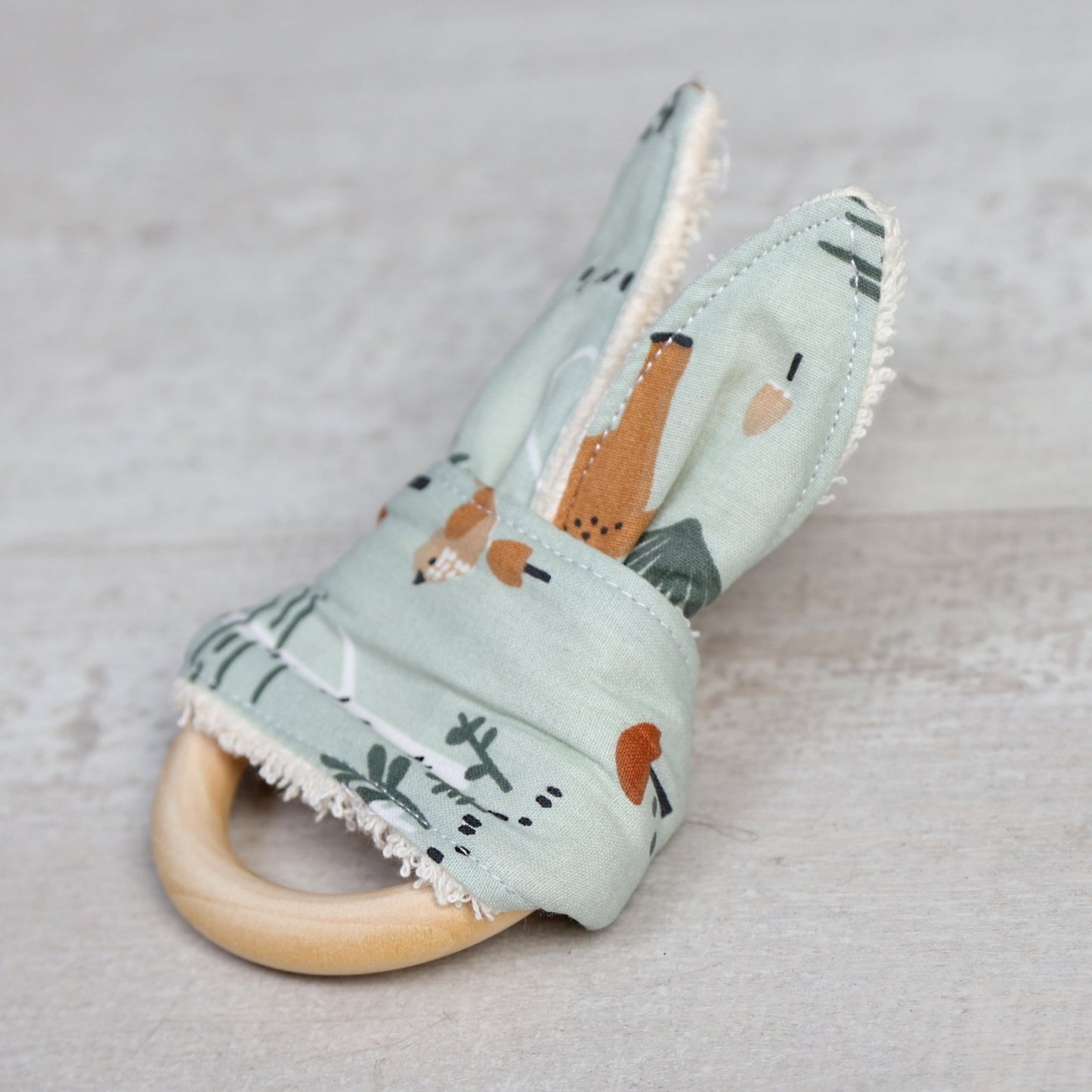 PACK NEWBORN: BANDANA MORDEDOR Y MANTA ·BOSQUE· - Happy Moments Baby