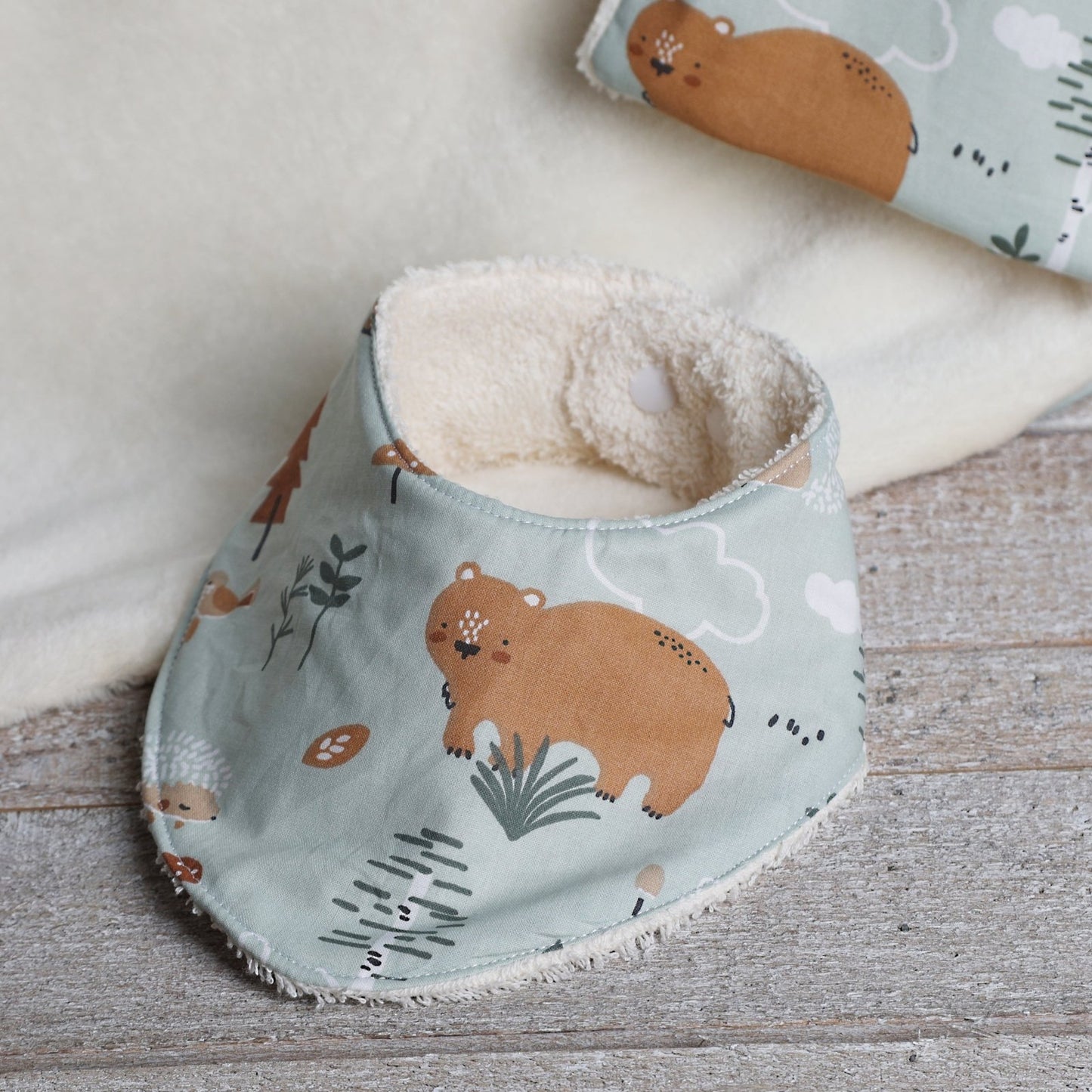 PACK NEWBORN: BANDANA MORDEDOR Y MANTA ·BOSQUE· - Happy Moments Baby