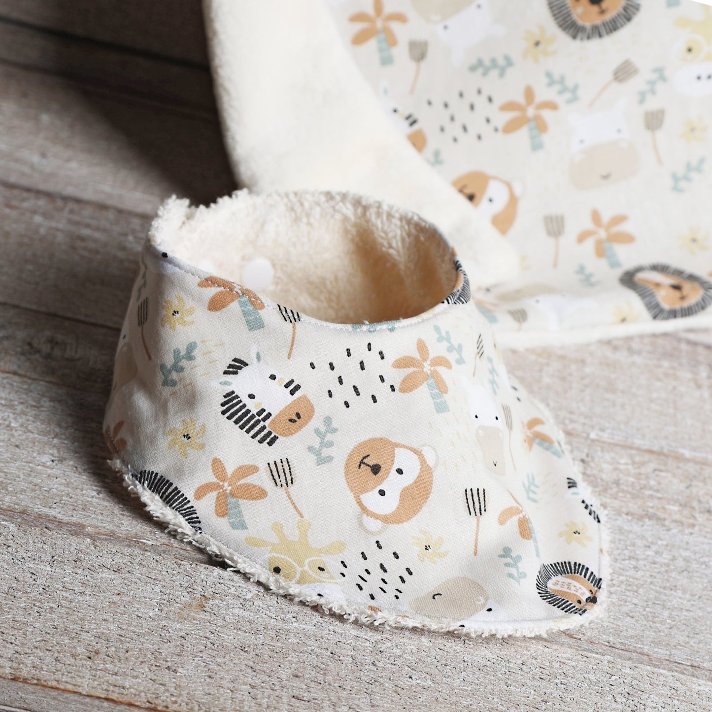 PACK NEWBORN: BANDANA MORDEDOR Y MANTA ·SAVANA· - Happy Moments Baby