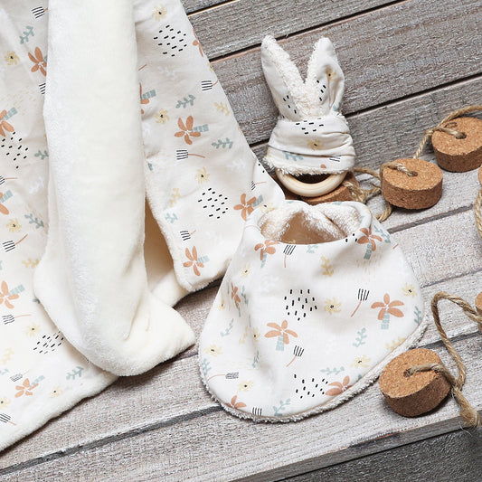 PACK NEWBORN: BANDANA MORDEDOR Y MANTA ·SOFT· - Happy Moments Baby