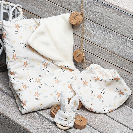 PACK NEWBORN: BANDANA MORDEDOR Y MANTA ·SOFT· - Happy Moments Baby