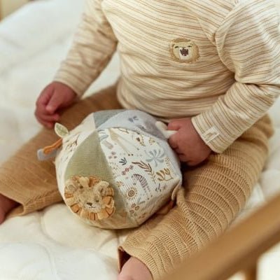 PELOTA SENSORIAL ACTIVIDADES LITTLE DUTCH ·SAFARI FRIENDS· - Happy Moments Baby